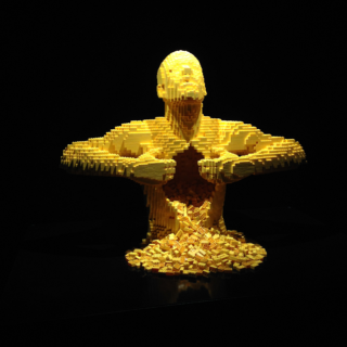 Tourist Tuesday: Art of the Brick