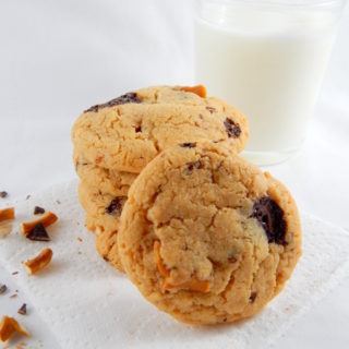 Peanut Butter Chocolate Pretzel Cookies